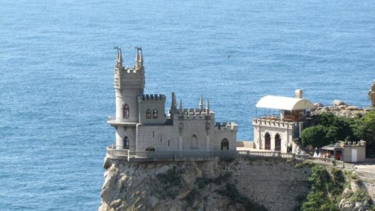 Отдых в Крыму: ехать или не ехать? Блеск и нищета полуострова